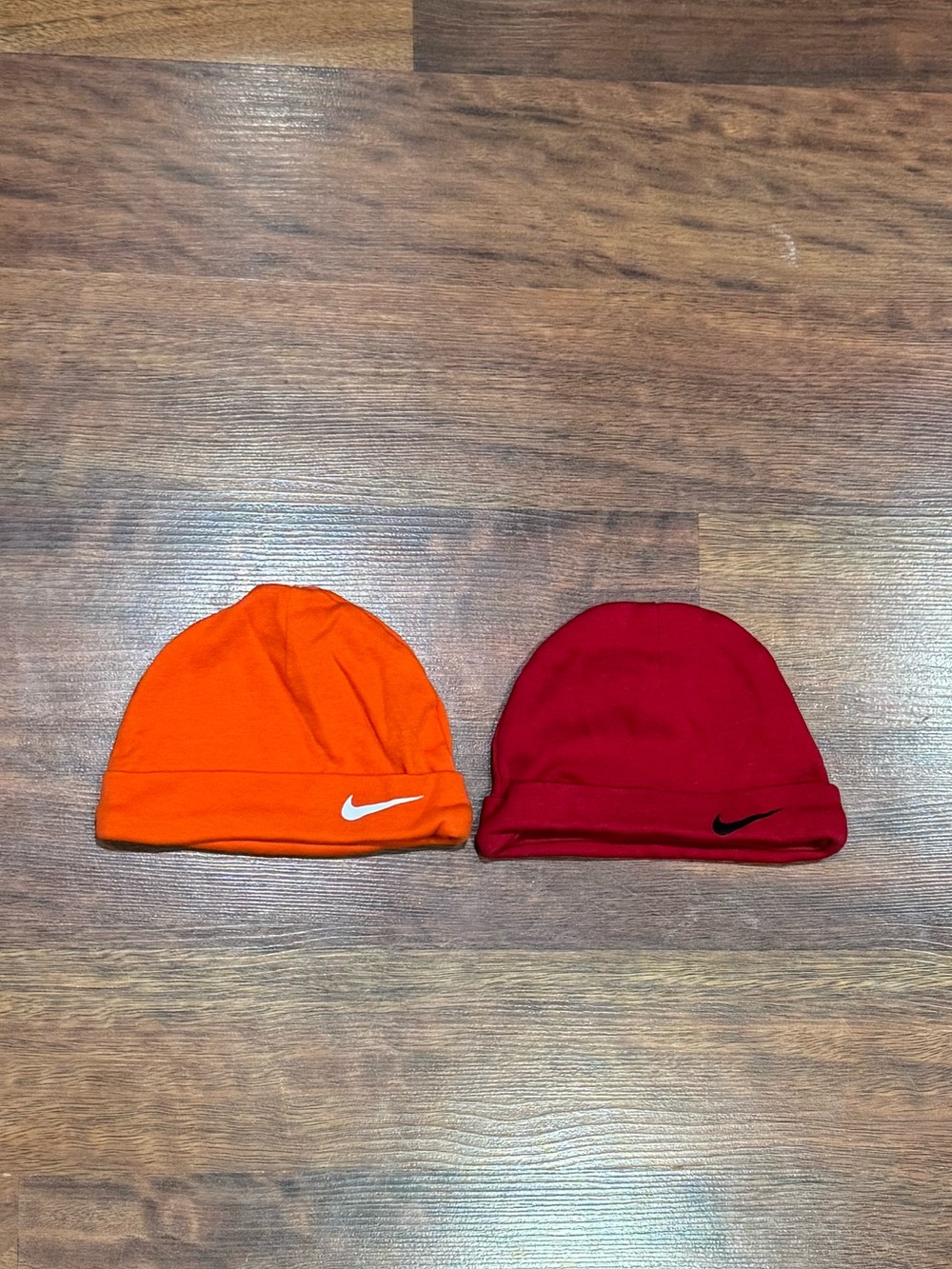 Nike - Baby Beanie Hat Set in Orange and Red